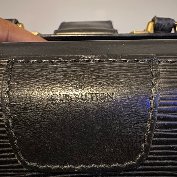 Louis Vuitton Epi Serviette Ambassadeur - Picture 13 of 16